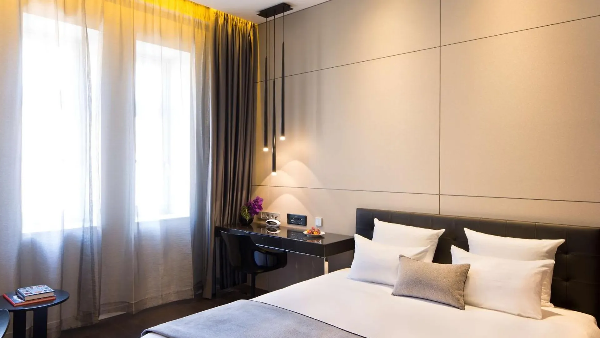 Art'Otel Amsterdam, Powered By Radisson Hotels 4*, Amsterdam